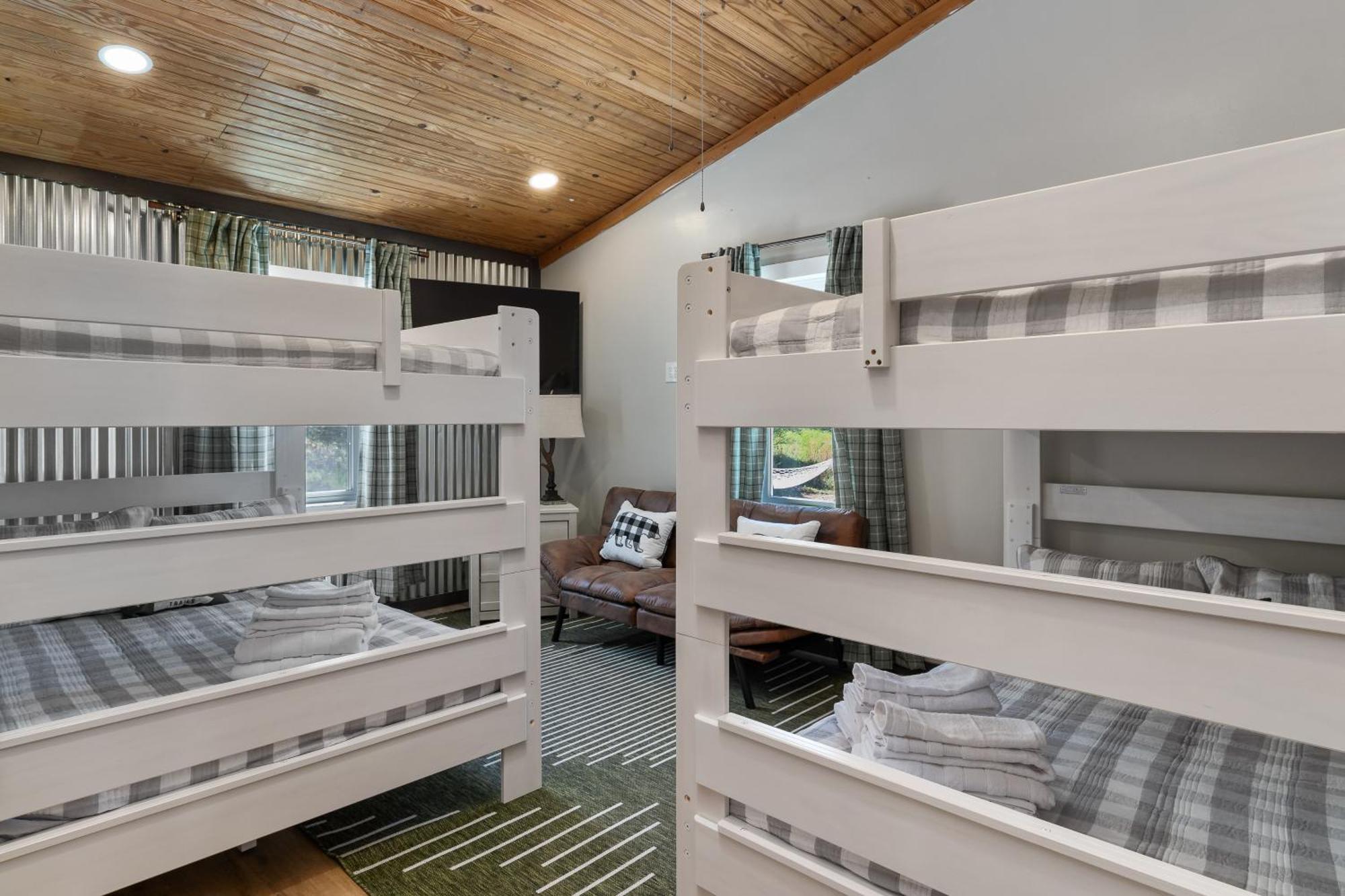 Spacious Cabin Near Hocking Hills And Caves With Hot Tub And Firepit Laurelville Luaran gambar