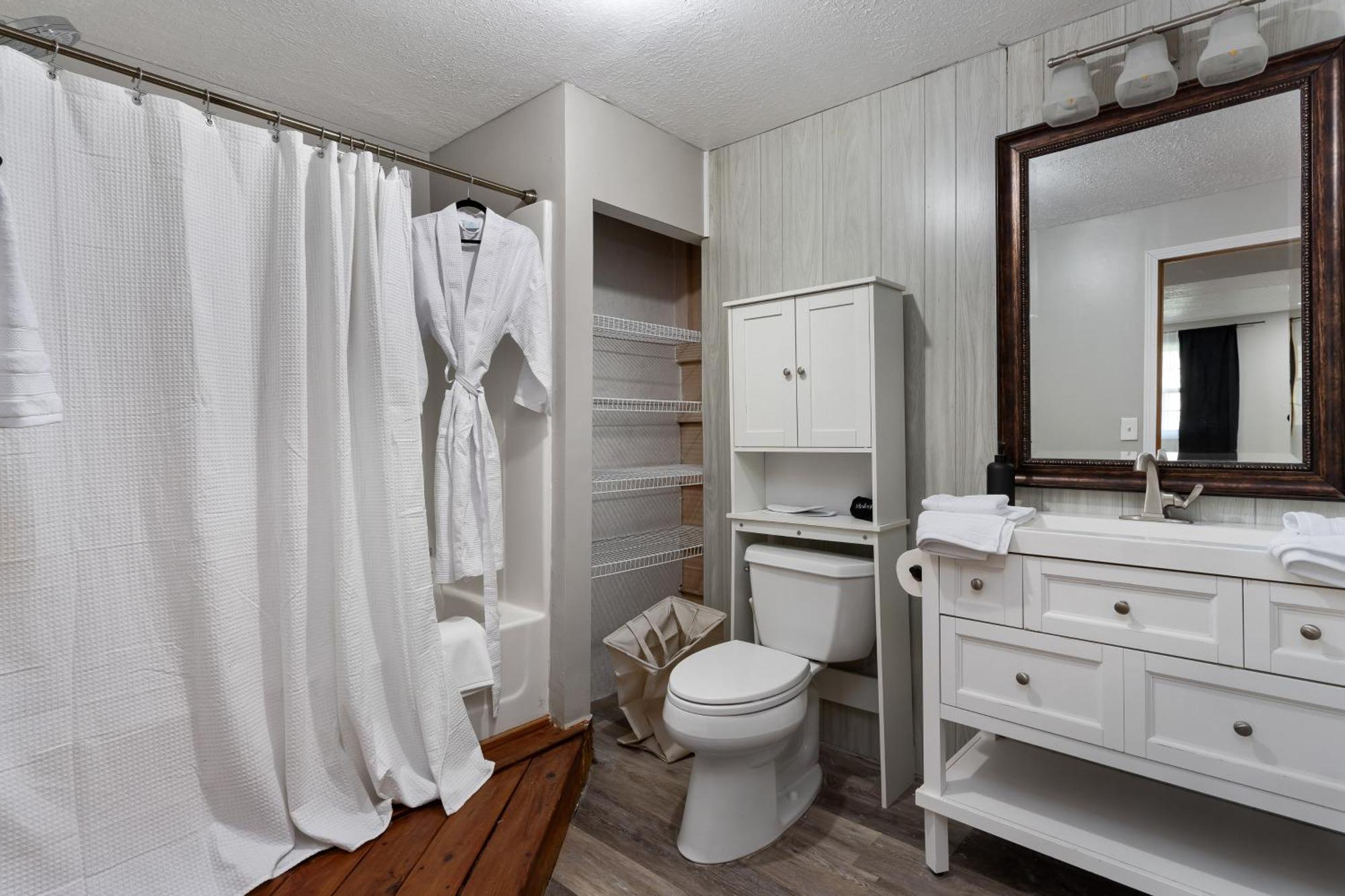Spacious Cabin Near Hocking Hills And Caves With Hot Tub And Firepit Laurelville Luaran gambar